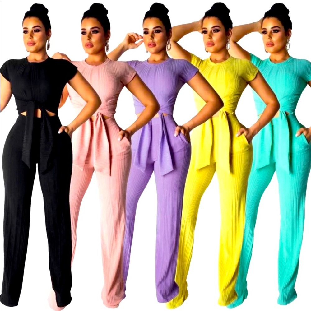 Pants set! Great for a picnic or for a night out!